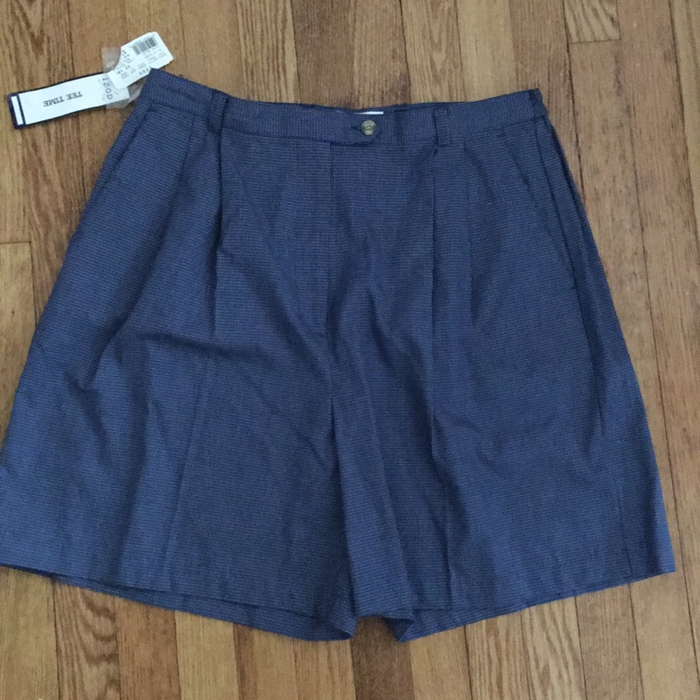 NWT IZOD Blue white plaid stitching IZOD shorts